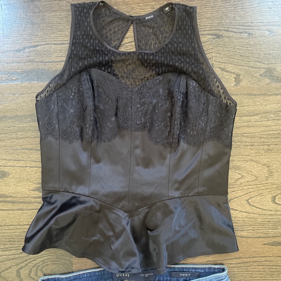 Guess - Picture 3 of 6